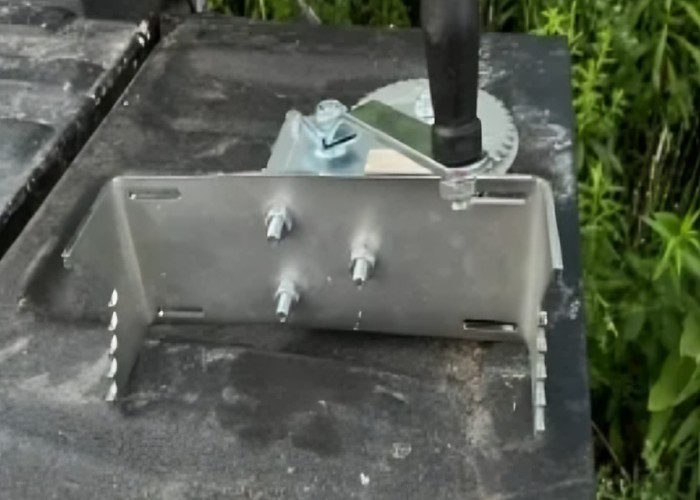 Game Hoist Pulley System